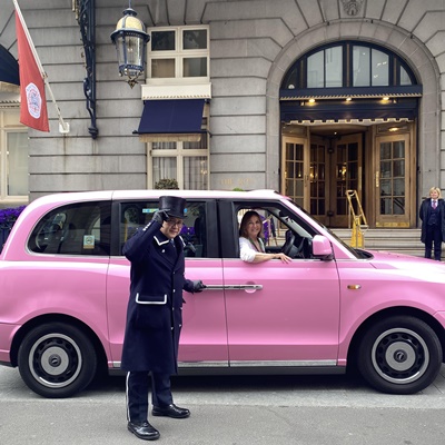 Pink London Taxi for Hotel trips